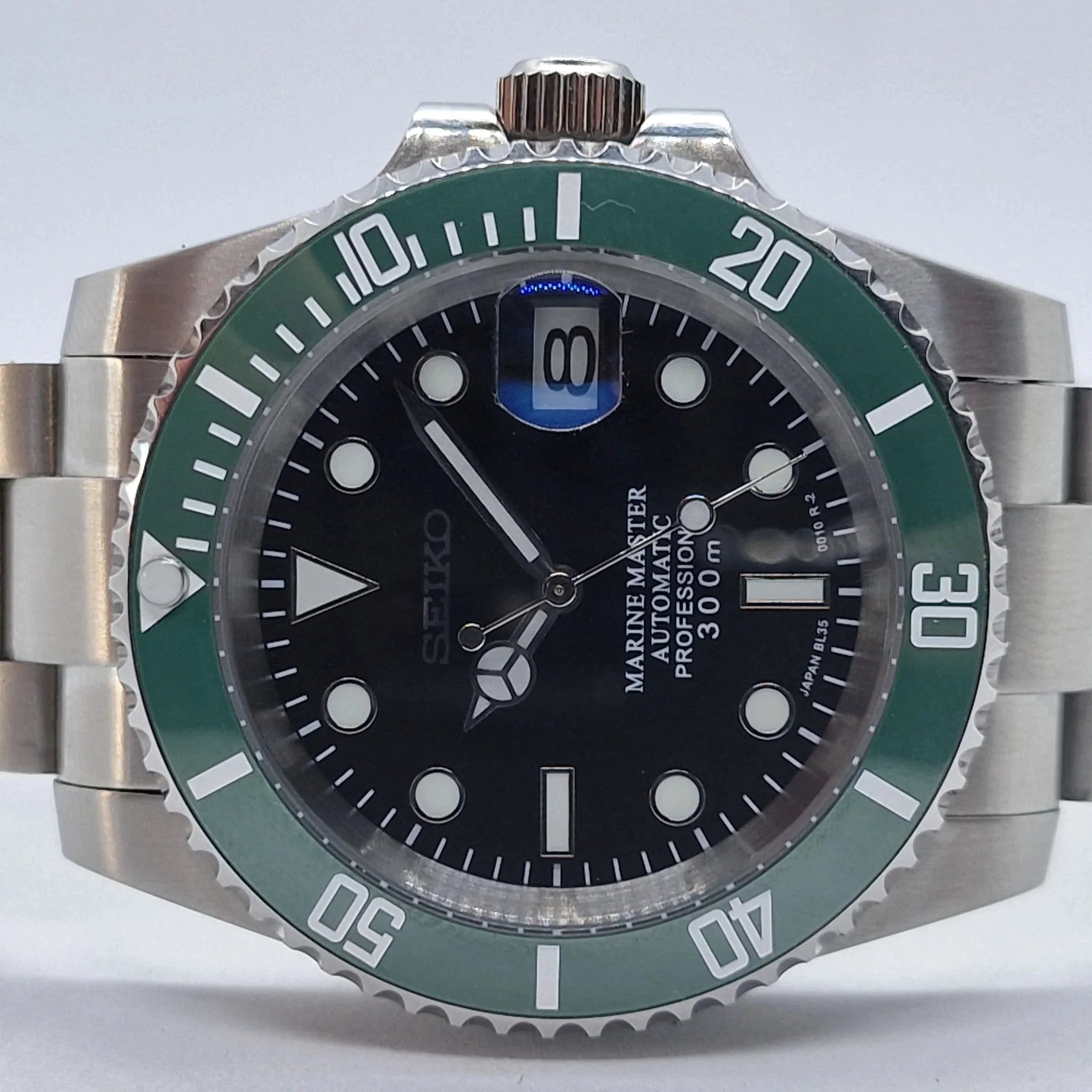 Seiko Mods Submariner: The Ultimate Guide to Building Your Dream Watch